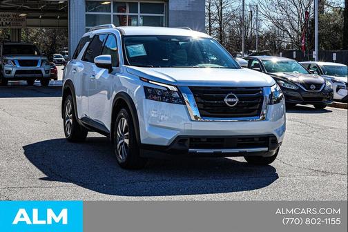 2025 Nissan Pathfinder SL 4WD