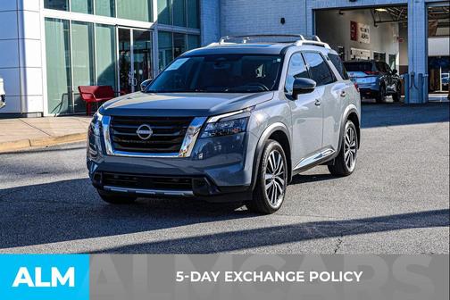 2025 Nissan Pathfinder Platinum FWD