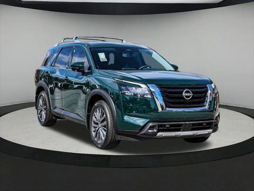 2025 Nissan Pathfinder SL FWD