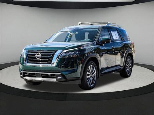 2025 Nissan Pathfinder SL FWD