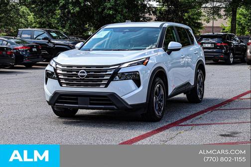 Everest White Pearl 2025 Nissan Rogue SV