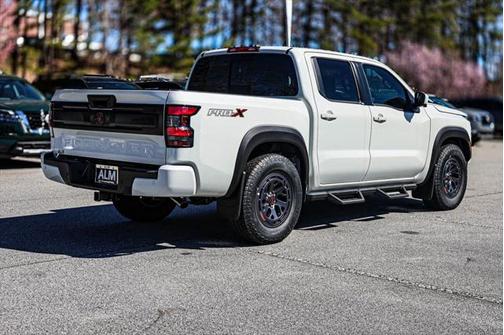 2025 Nissan Frontier PRO-X