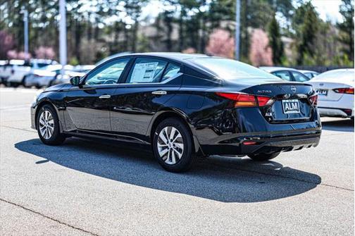 2025 Nissan Altima S FWD