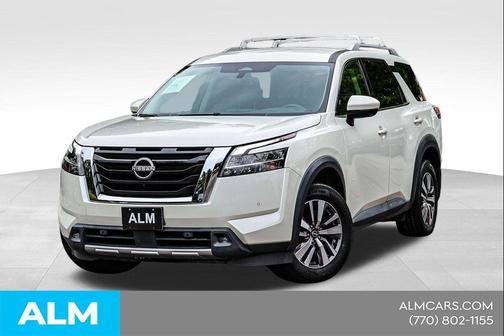 Pearl White Tricoat 2022 Nissan Pathfinder SL 2WD