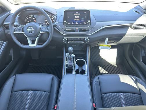 2025 Nissan Altima SR FWD
