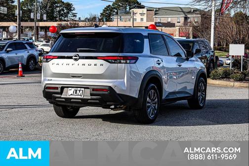 2025 Nissan Pathfinder S FWD