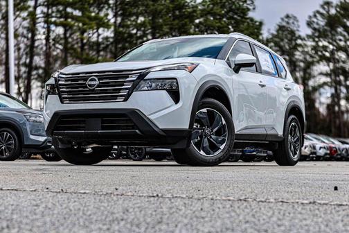 2025 Nissan Rogue SV