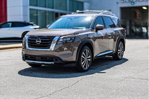 2025 Nissan Pathfinder Platinum FWD