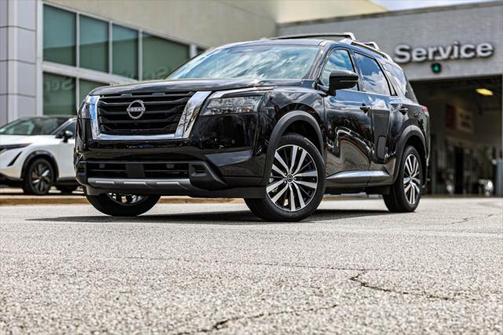 2025 Nissan Pathfinder Platinum 4WD