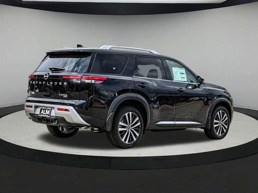 2025 Nissan Pathfinder Platinum 4WD