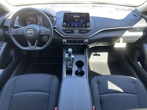 2025 Nissan Altima S FWD