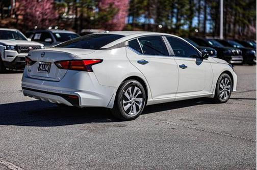 2025 Nissan Altima S FWD