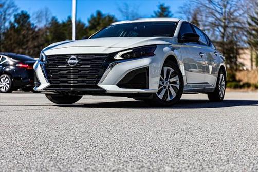 2025 Nissan Altima S FWD