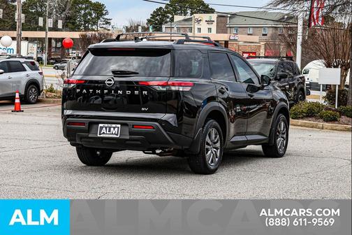 2024 Nissan Pathfinder SV FWD