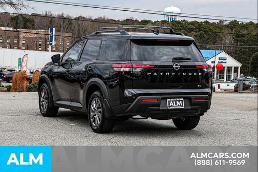 2024 Nissan Pathfinder SV FWD