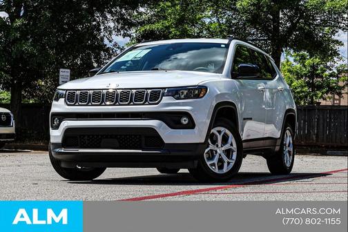 Bright White Clearcoat 2024 Jeep Compass Latitude