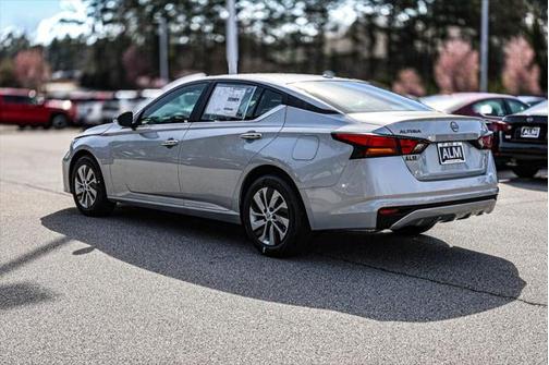 2025 Nissan Altima S FWD