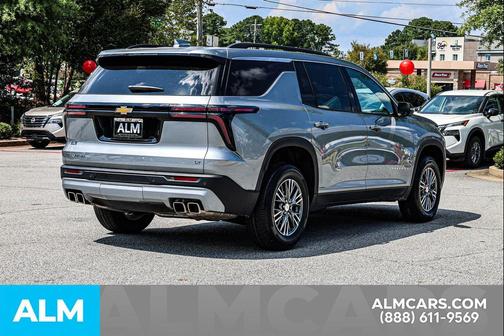 2024 Chevrolet Traverse LT