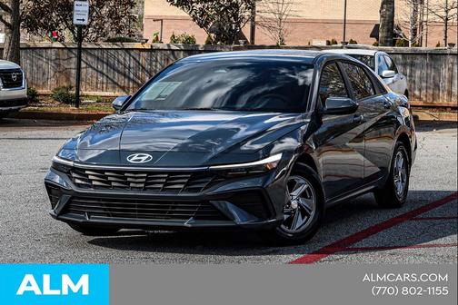 2025 Hyundai ELANTRA SE