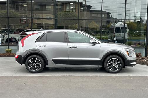 2023 Kia Niro EX
