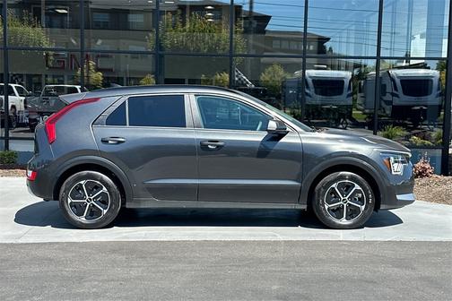 2025 Kia Niro LX