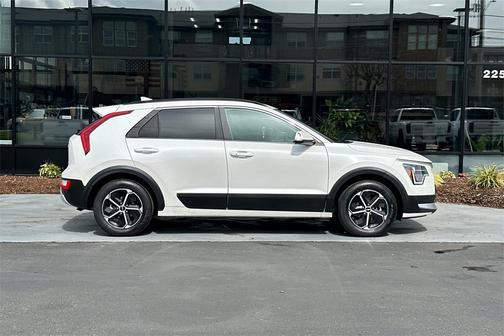 2024 Kia Niro EX
