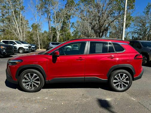 2023 Toyota Corolla Cross XLE