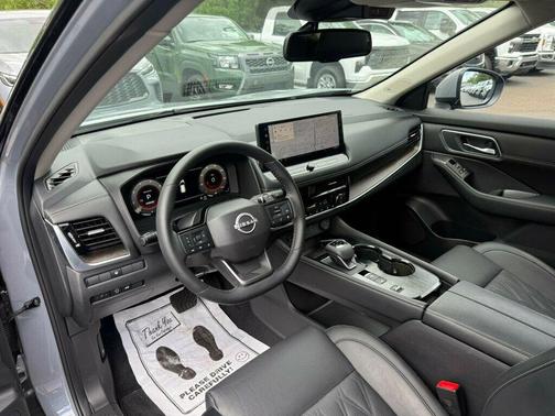 Boulder Gray Pearl 2025 Nissan Rogue Platinum