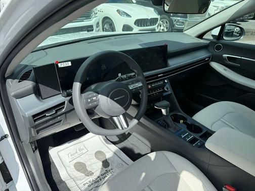 2025 Hyundai SONATA SE