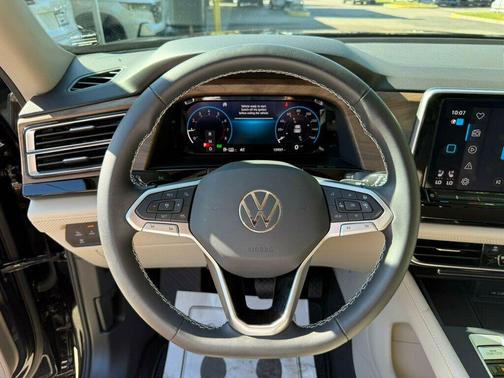 2024 Volkswagen Atlas 2.0T SE