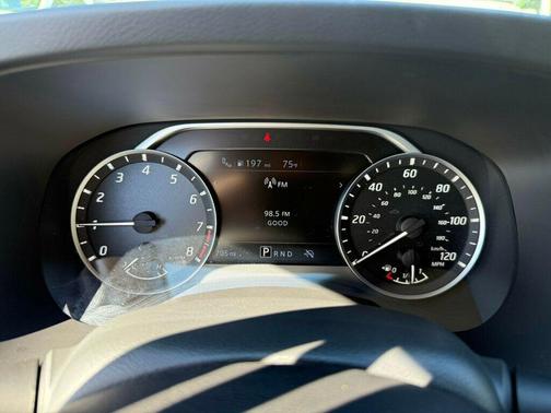 2025 Nissan Frontier SV