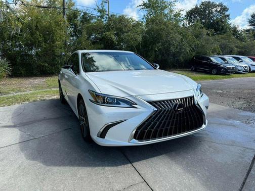2024 Lexus ES 250 Base