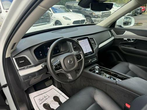 2025 Volvo XC90 B5 Core