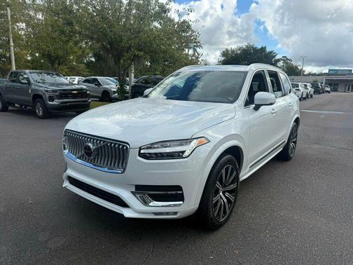 2025 Volvo XC90 B5 Core