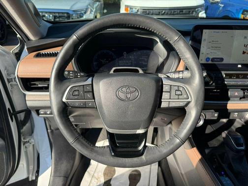 2024 Toyota Grand Highlander Platinum
