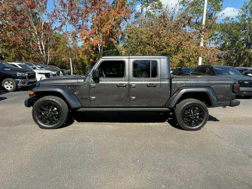 2025 Jeep Gladiator Nighthawk