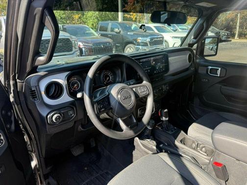 2025 Jeep Gladiator Nighthawk