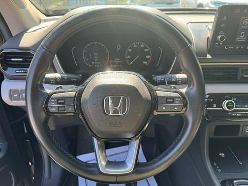 Diffused Sky Pearl 2025 Honda Pilot EX-L