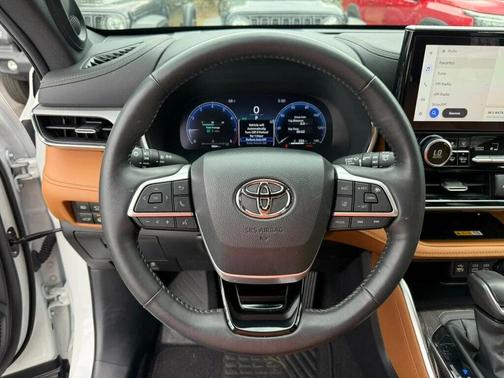 2024 Toyota Highlander Platinum