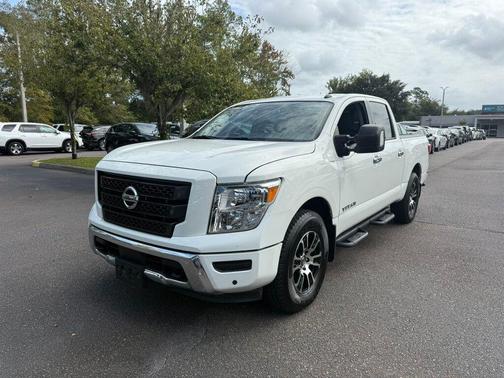 2021 Nissan Titan SV
