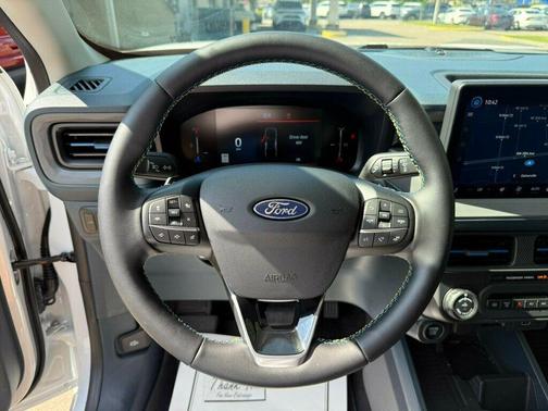 2025 Ford Maverick Lobo