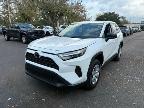 2025 Toyota RAV4 LE
