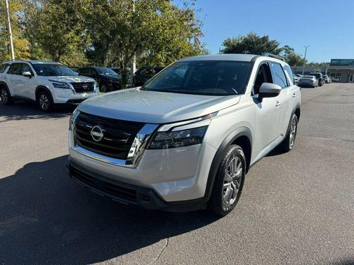 2025 Nissan Pathfinder SV FWD