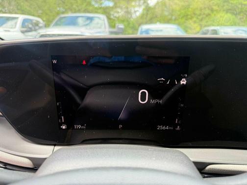 White Frost Tricoat 2026 Buick Envista Avenir FWD