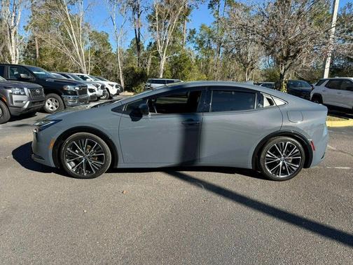 2023 Toyota Prius XLE
