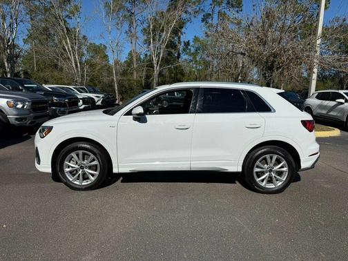 2025 Audi Q3 Premium 45 TFSI S line quattro Tiptronic