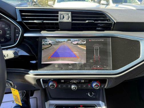 2025 Audi Q3 Premium 45 TFSI S line quattro Tiptronic