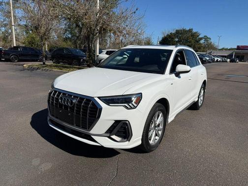 2025 Audi Q3 Premium 45 TFSI S line quattro Tiptronic