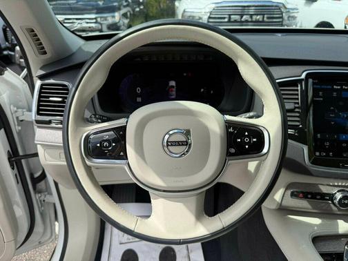 2024 Volvo XC90 B5 Plus Bright Theme