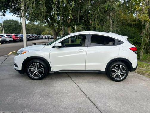 Platinum White Pearl 2022 Honda HR-V EX